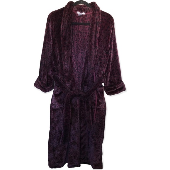 Natori Classics shawl Collar velvet Leopard robe - Picture 4 of 10